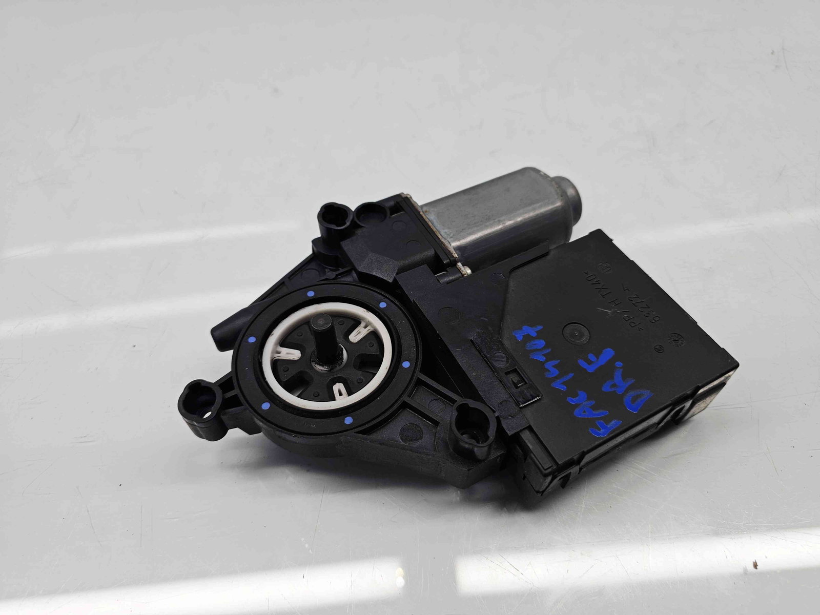 Motoras geam dreapta fata Volkswagen Caddy 3 (2KA, 2KH) [Fabr 2004-2009] 1K0959792J - imagine 1