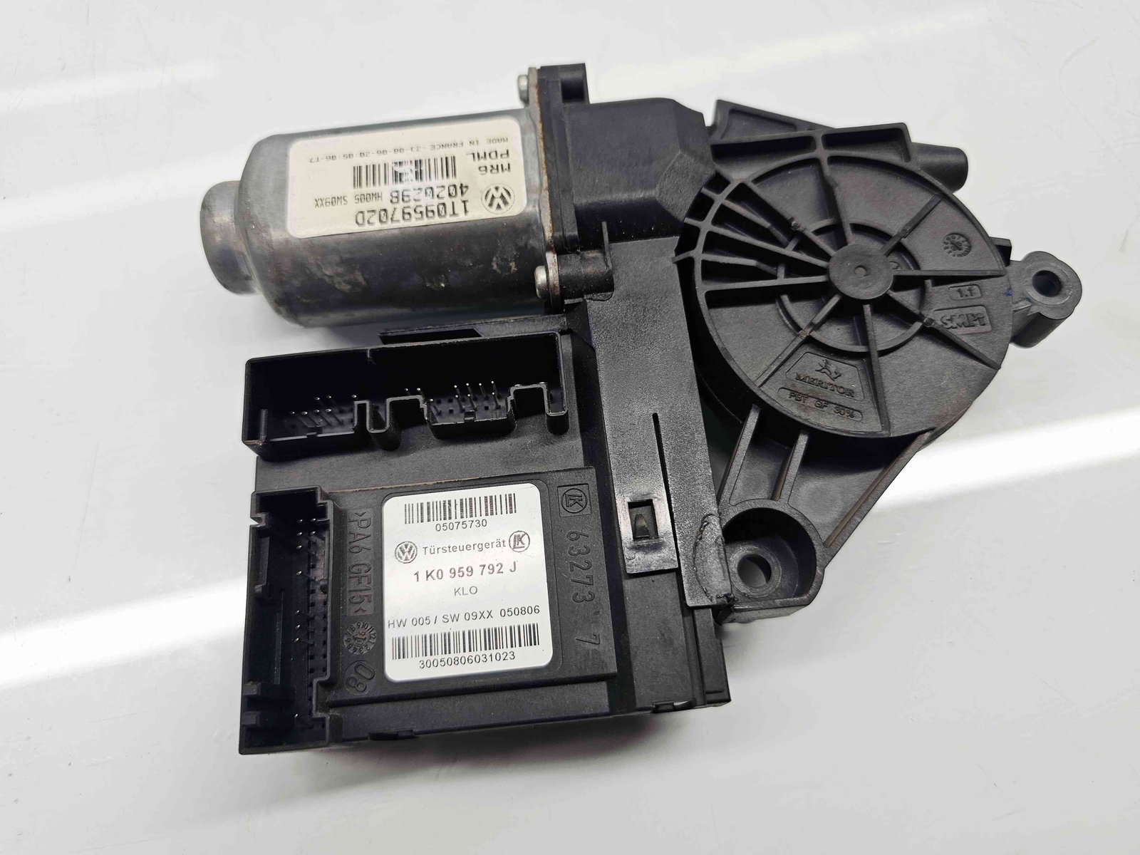 Motoras geam dreapta fata Volkswagen Caddy 3 (2KA, 2KH) [Fabr 2004-2009] 1K0959792J - imagine 4