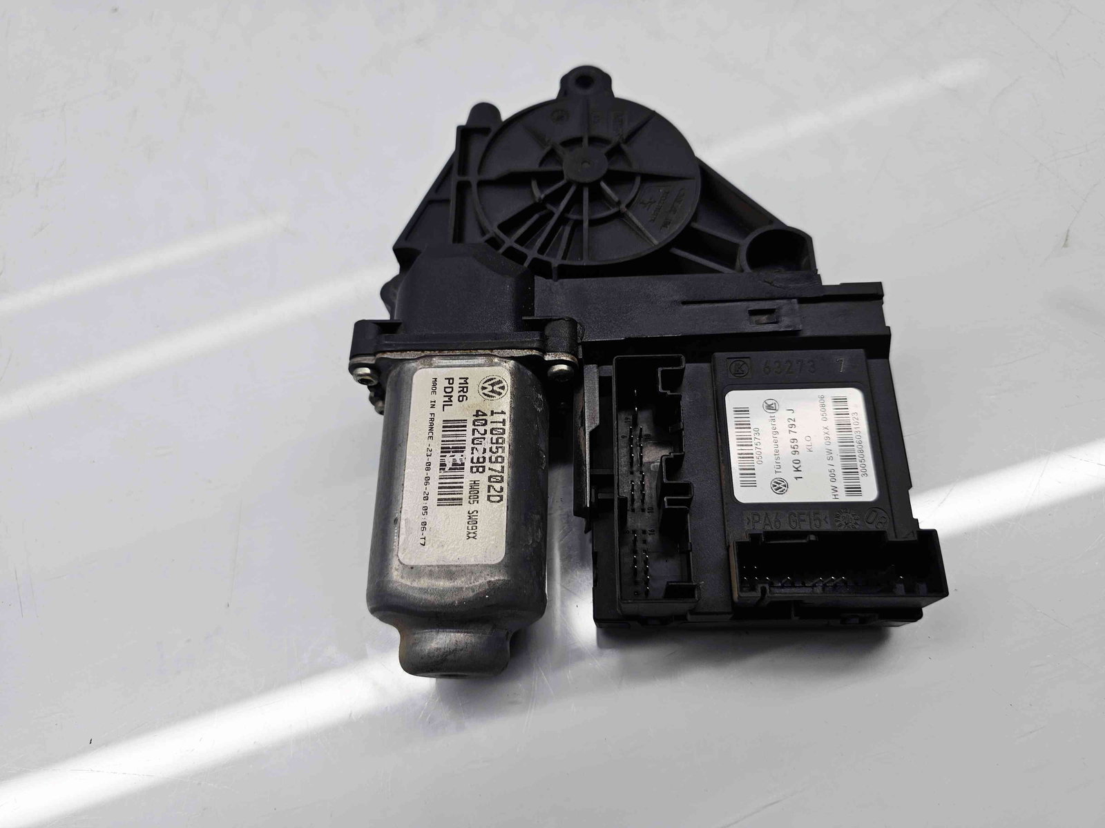 Motoras geam dreapta fata Volkswagen Caddy 3 (2KA, 2KH) [Fabr 2004-2009] 1K0959792J - imagine 5