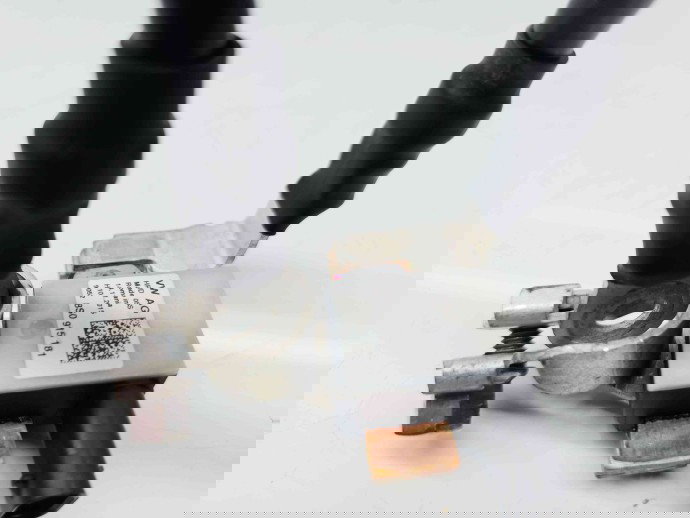  Borna baterie (-)  AUDI Q7 (4MB) [Fabr 2015-prezent] 8S0915181 