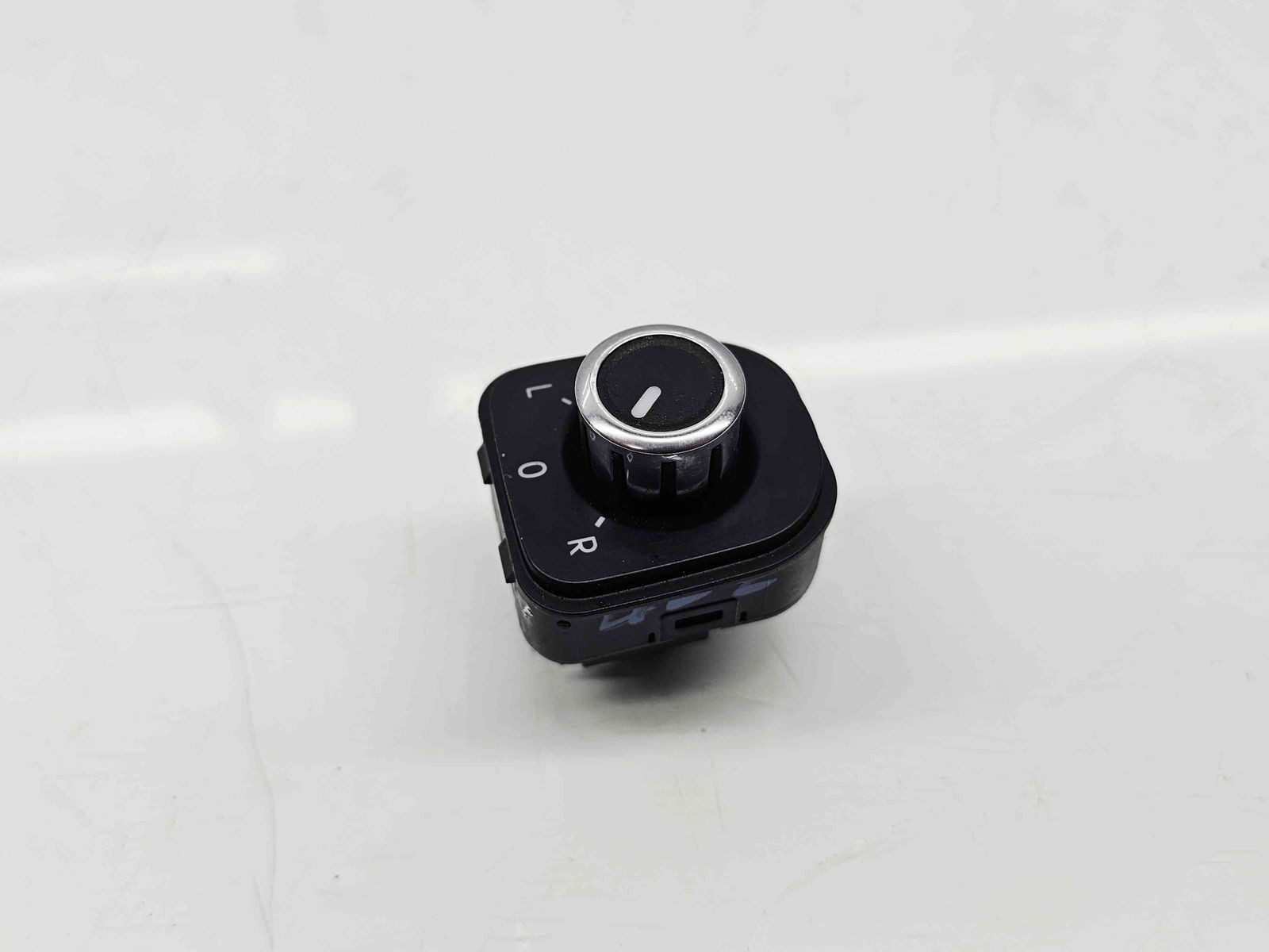 Buton reglaj oglinzi Volkswagen Passat B7 (362) [Fabr 2010-2014] 5K2959565