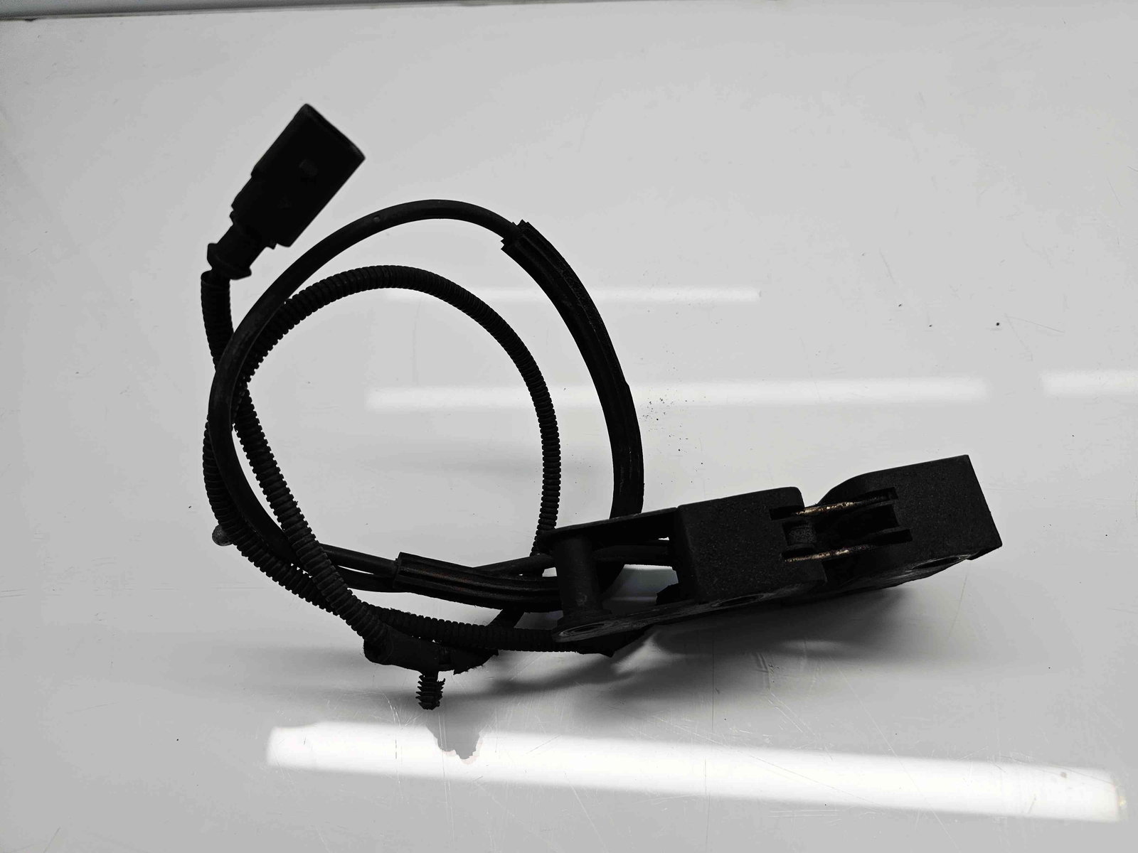 Broasca capota Volkswagen Golf 6 (5K1) [Fabr 2009-2013] OEM - imagine 5