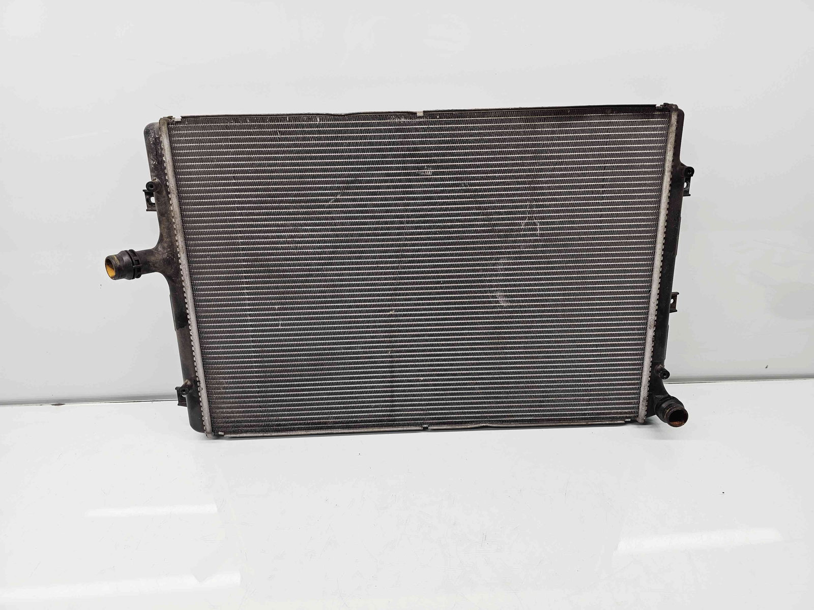 Radiator apa Volkswagen Passat B6 (3C2) [Fabr 2005-2010] 3C0121253Q 2.0 TDI CBAB 103KW / 140CP - imagine 1