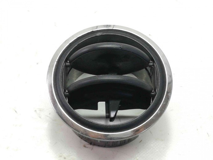 Grila aerisire dreapta 687604194R Dacia Logan 2 1.5 K9K 2012-2022