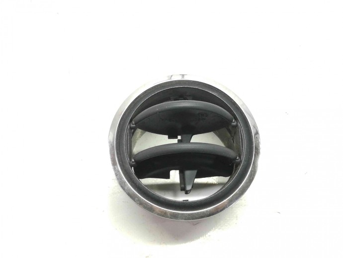 Grila aerisire stanga 687604194R Dacia Logan 2 1.5 K9K 2012-2022
