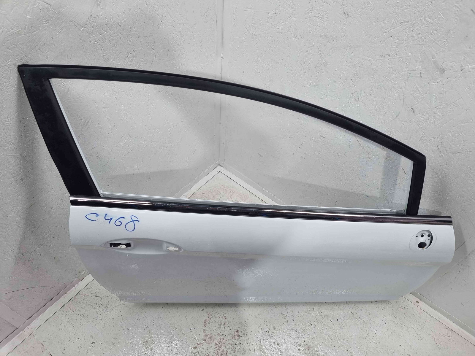 Usa dreapta fata Ford Fiesta 6 facelift [Fabr 2008-2019] Frozen White - imagine 4