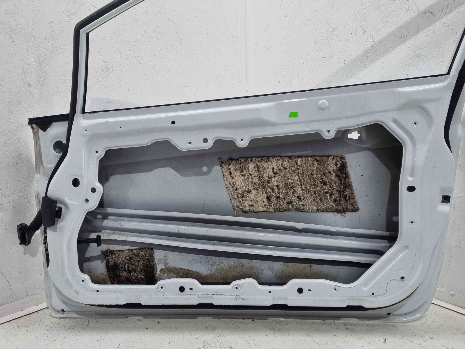 Usa dreapta fata Ford Fiesta 6 facelift [Fabr 2008-2019] Frozen White - imagine 9