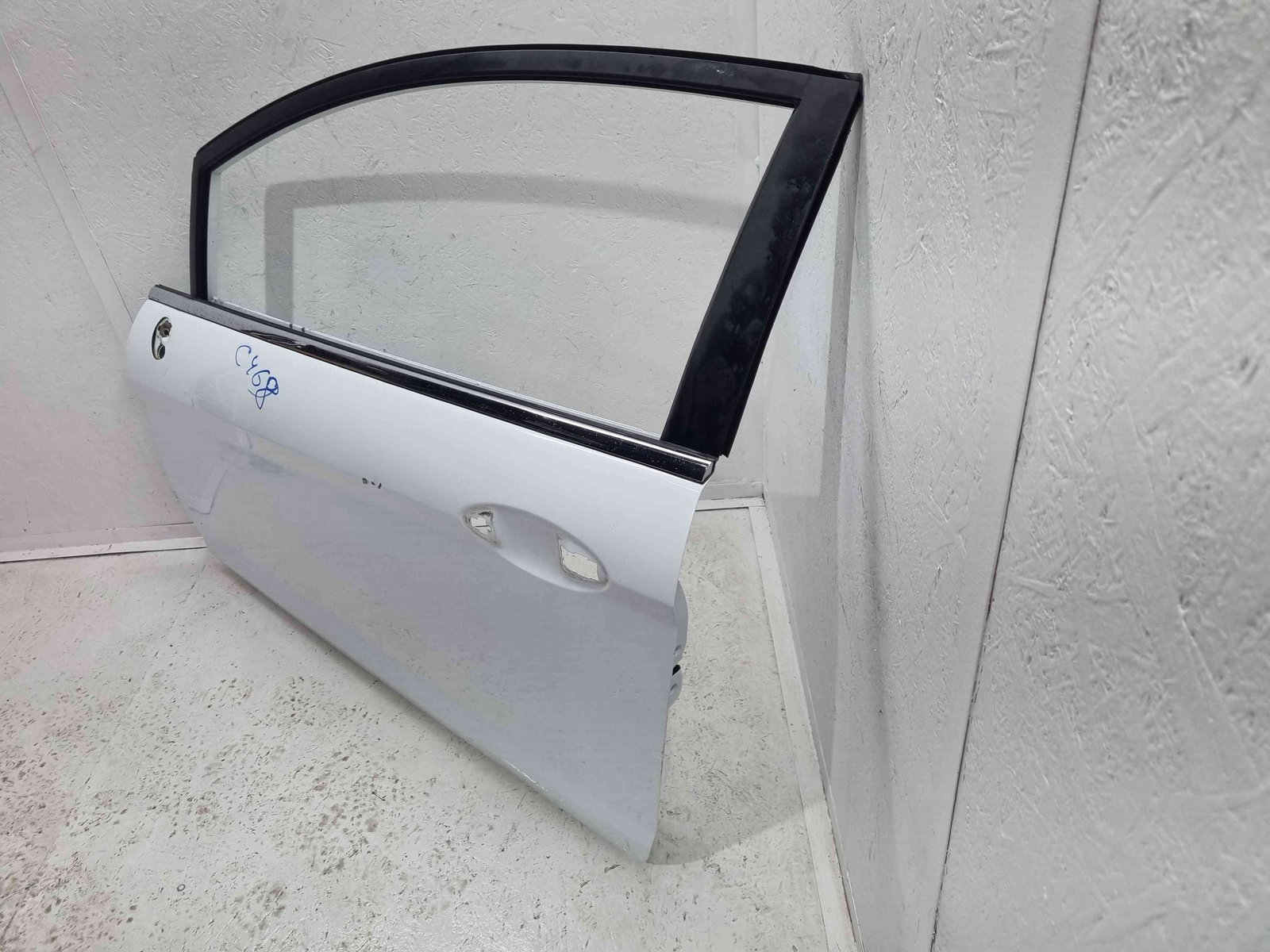 Usa stanga fata Ford Fiesta 6 facelift [Fabr 2008-2019] Frozen White - imagine 2