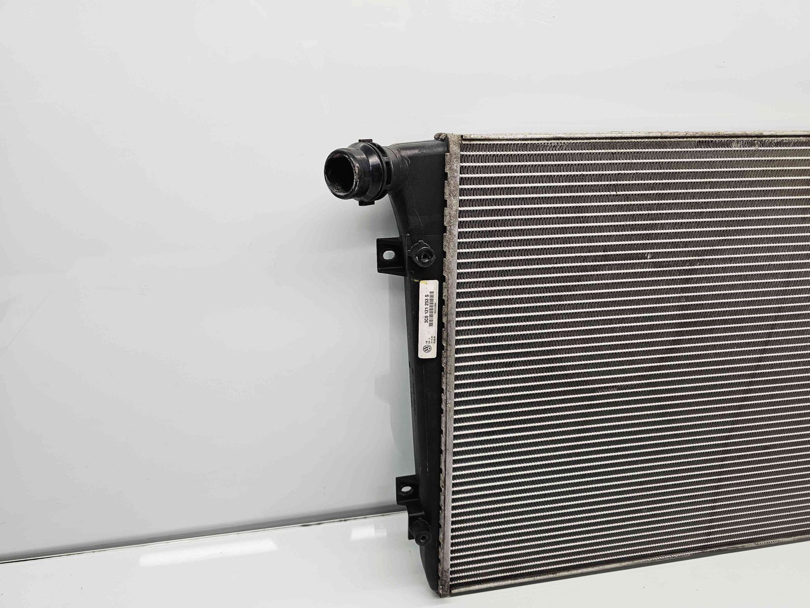 Radiator apa Volkswagen Passat B6 (3C2) [Fabr 2005-2010] 3C0121253S 1.9 TDI BLS 77KW / 105CP - imagine 1