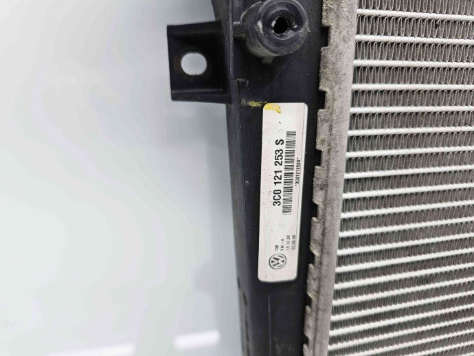 Radiator apa  Volkswagen Golf 5 (1K1) [Fabr 2004-2008] 3C0121253S 1.9 TDI BLS 77KW / 105CP
