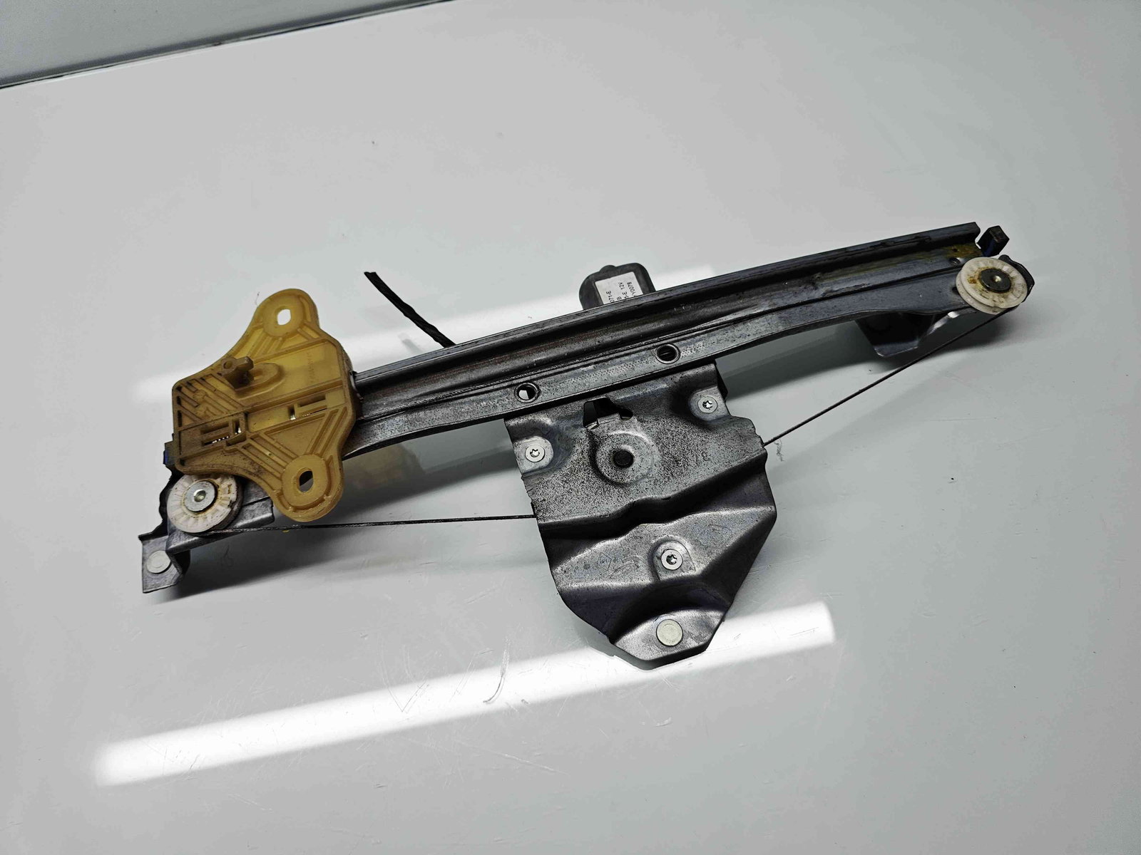 Macara electrica geam dreapta spate Renault Captur (J87) [Fabr 2013-2017] 827009380R - imagine 3