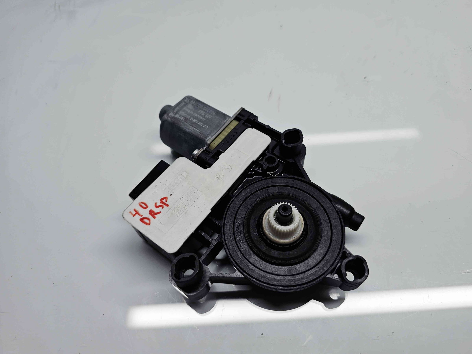 Motoras geam dreapta spate Skoda Octavia 3 Combi (5E5) [Fabr 2012-prezent] 5Q0959812A - imagine 1