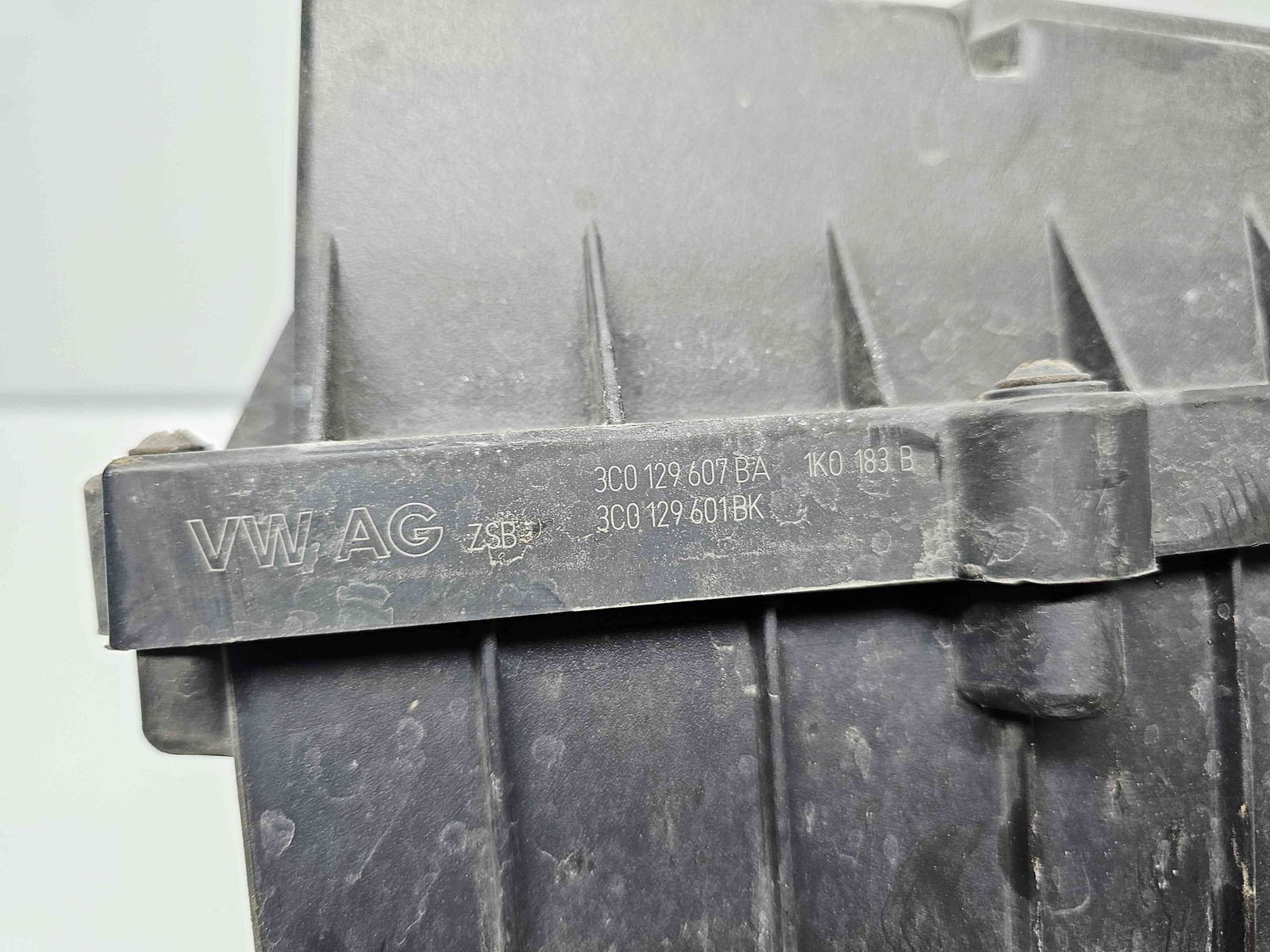 Carcasa filtru aer Volkswagen Jetta 3 (1K2) [Fabr 2005-2010] 3C0129607BA 1.9 TDI BLS 77KW / 105CP - imagine 5