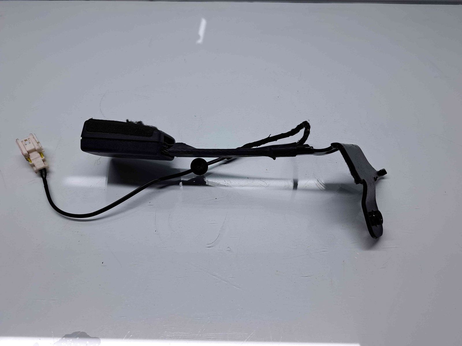 Capsa centura dreapta fata Citroen C4 Cactus [Fabr 2014-2017] 98009726XT - imagine 1