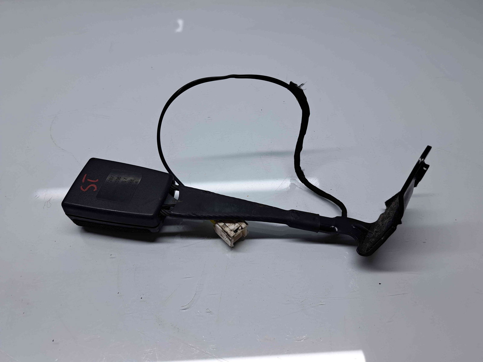 Capsa centura stanga fata Citroen C4 Cactus [Fabr 2014-2017] 98009728XT - imagine 1