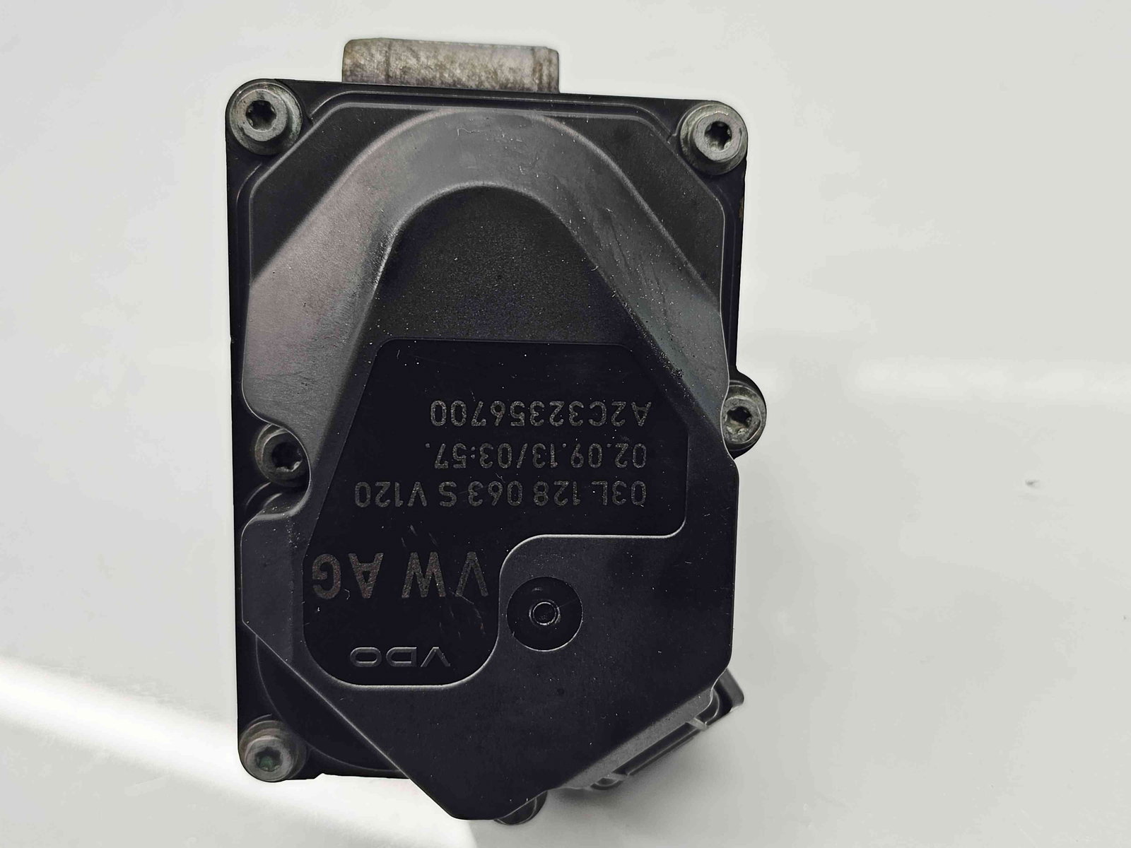 Clapeta acceleratie Volkswagen Transporter 5 (7HB, 7HJ) [Fabr 2004-2013] 03L128063S 2.0 TDI CAAA 62KW / 85CP - imagine 2