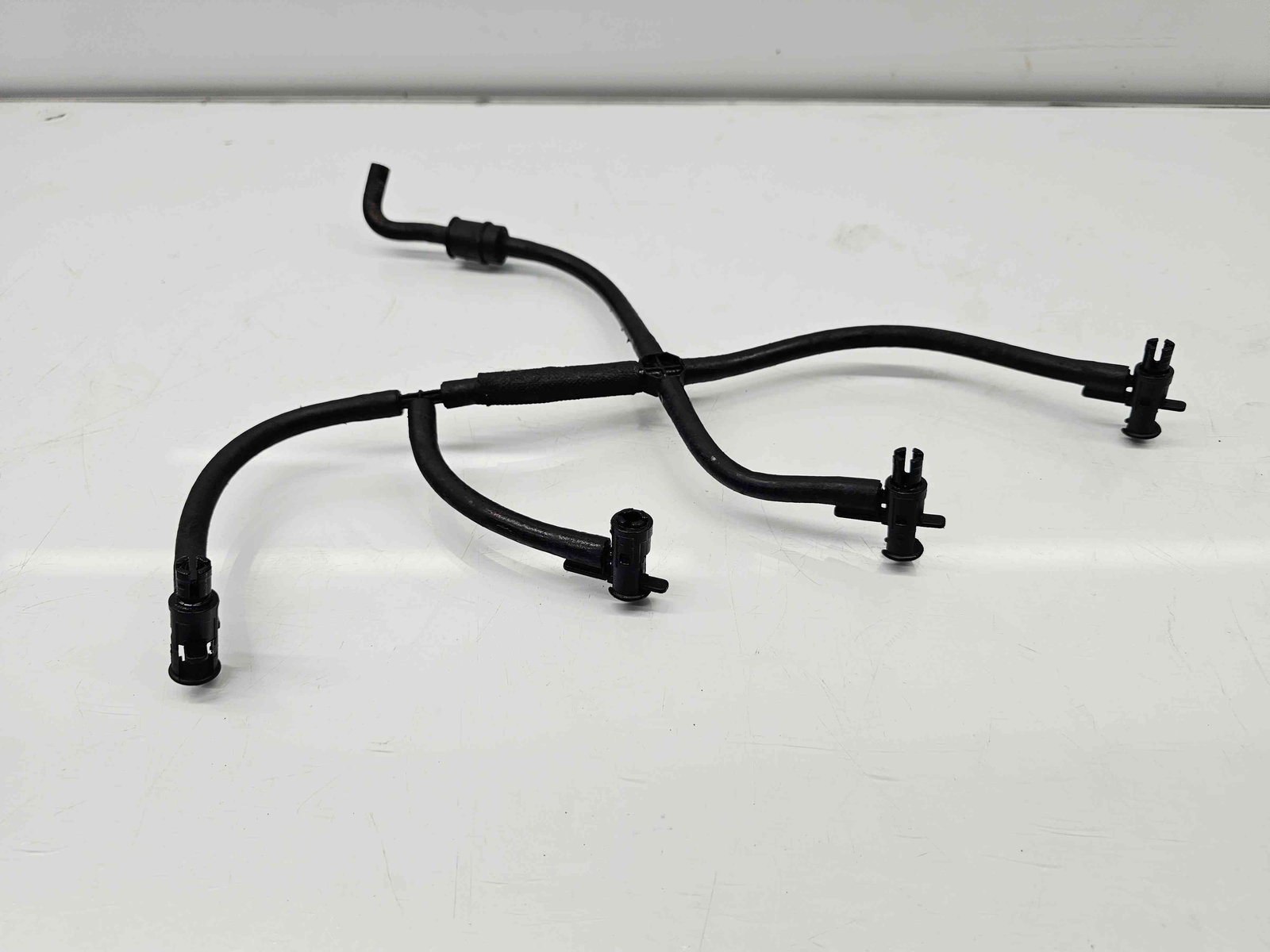 Conducta retur injectoare Volkswagen Transporter 5 (7HB, 7HJ) [Fabr 2004-2013] OEM 2.0 TDI CAAA 62KW / 85CP - imagine 1