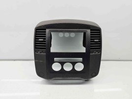  Grila aerisire centrala Nissan Navara (D40) [Fabr 2005-2014] 682615X00A