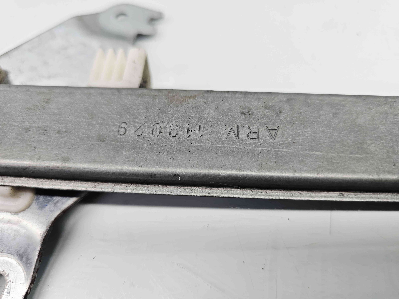 Macara electrica geam stanga fata Nissan Navara (D40) [Fabr 2005-2014] ARM119029 - imagine 2