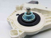 Motoras geam dreapta spate Skoda Yeti (5L) [Fabr 2009-2020] 5L0969812A