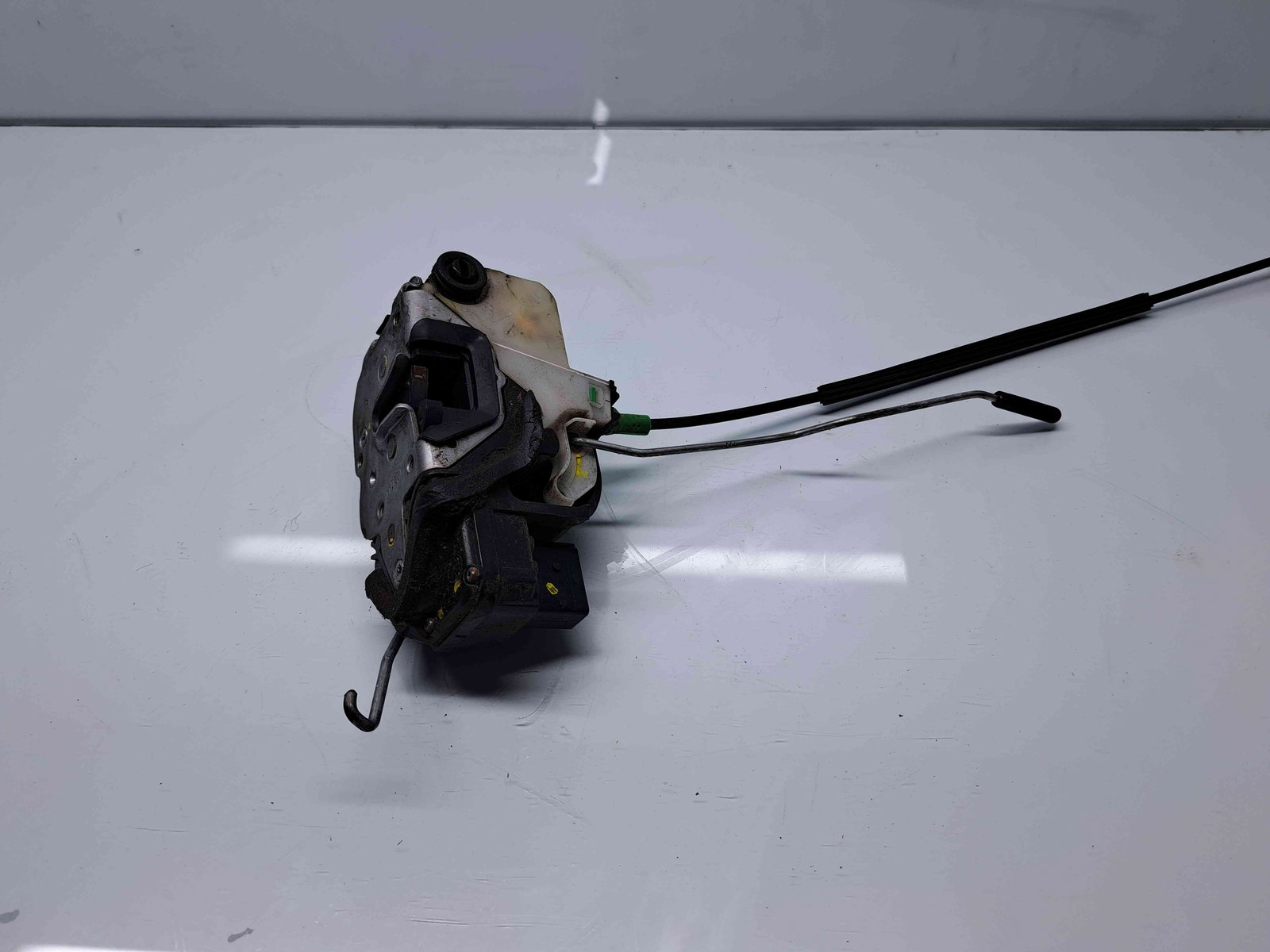 Broasca usa dreapta spate Opel Astra J [Fabr 2009-2015] OEM - imagine 2