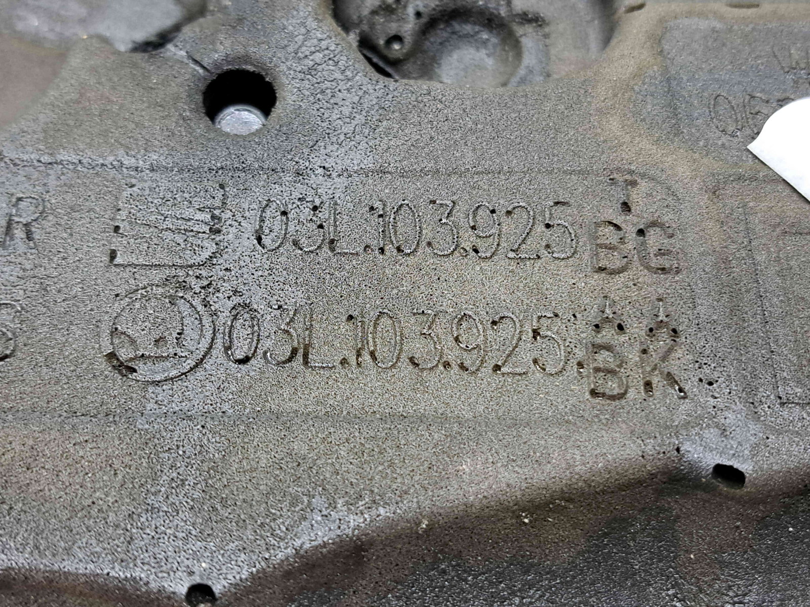 Capac motor Skoda Yeti (5L) [Fabr 2009-2020] 03L103925BG 2.0 TDI CFHA 81KW / 110CP - imagine 3