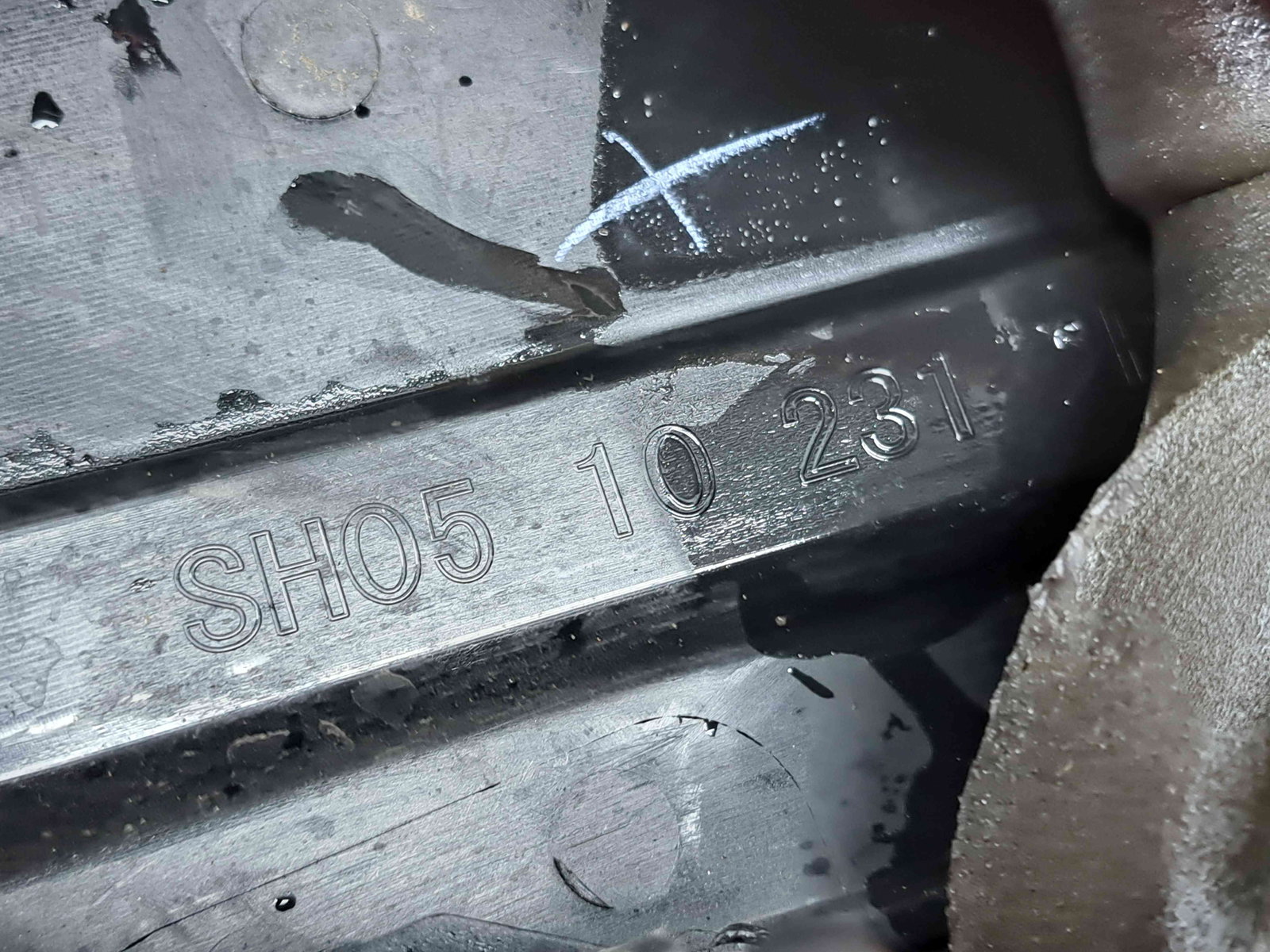 Capac motor MAZDA CX-5 (KE) [Fabr 2011-2016] SH0510231 2.2 SKYACTIV-D1 110KW / 150CP - imagine 3