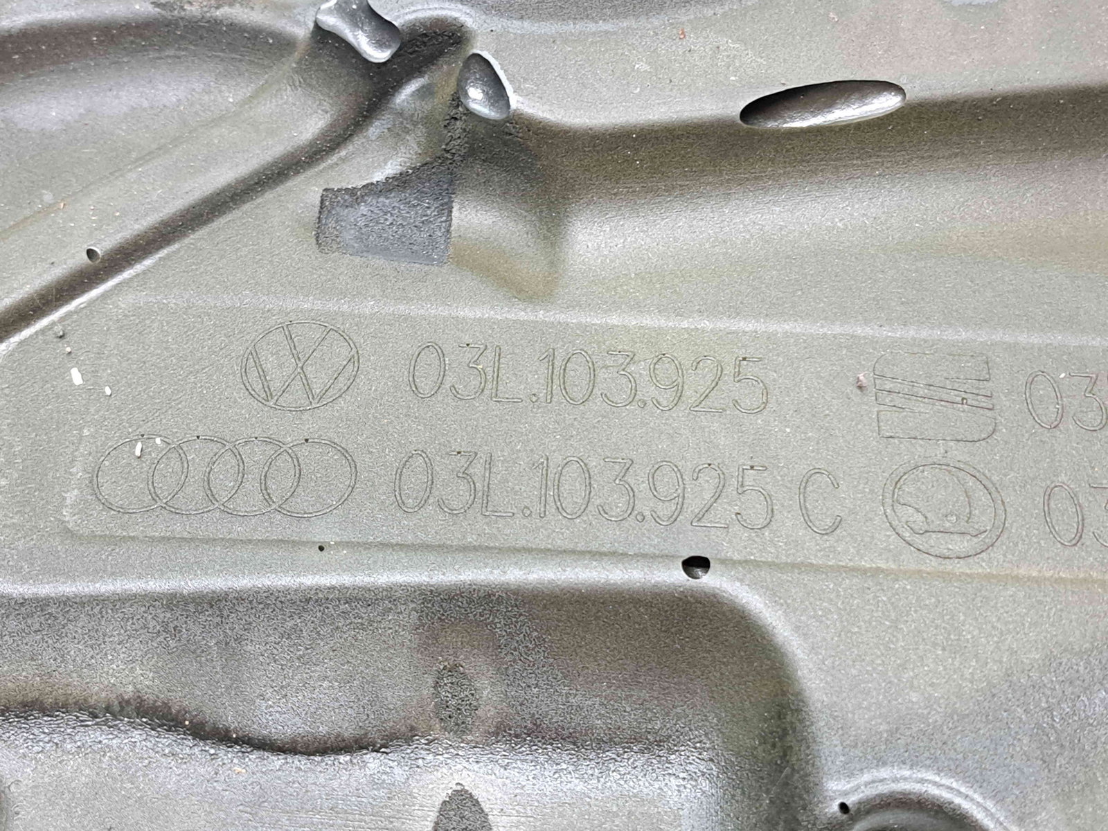 Capac motor Volkswagen Tiguan (5N) [Fabr 2007-2016] 03L103925 2.0 TDI CBAB 103KW / 140CP - imagine 3