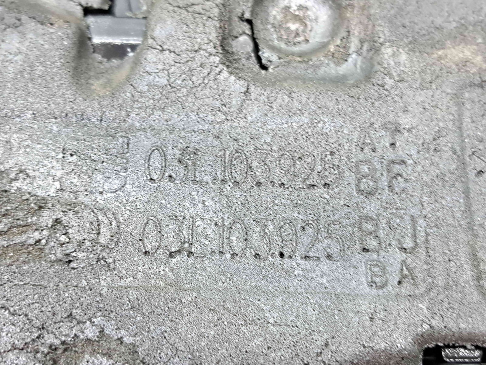 Capac motor Volkswagen Golf 6 (5K1) [Fabr 2009-2013] 03L103925BF 1.6 TDI CAYC 77KW / 105CP - imagine 2