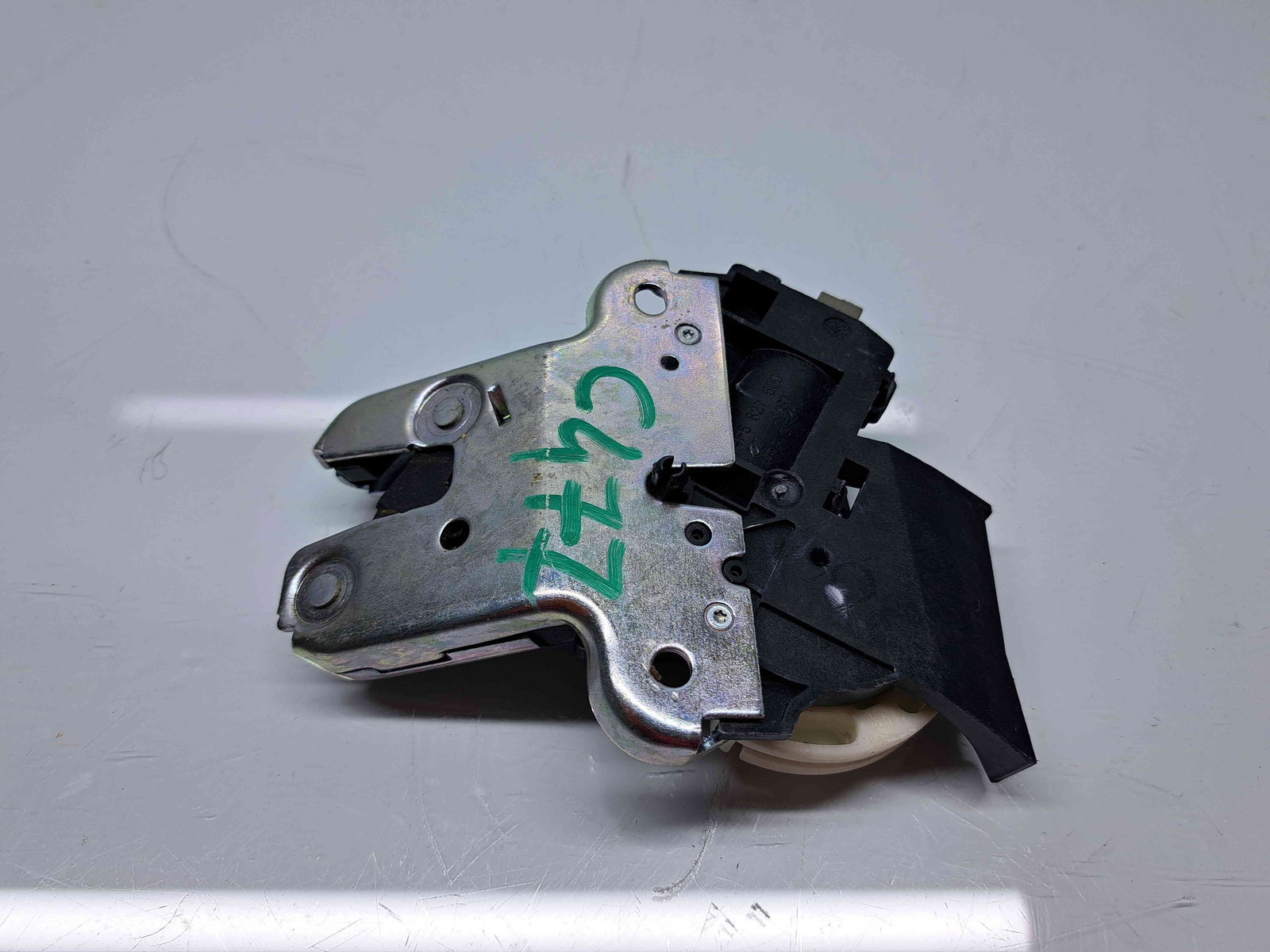 Broasca haion Audi A4 (8K2, B8) [Fabr 2008-2015] 4F5827505D - imagine 2