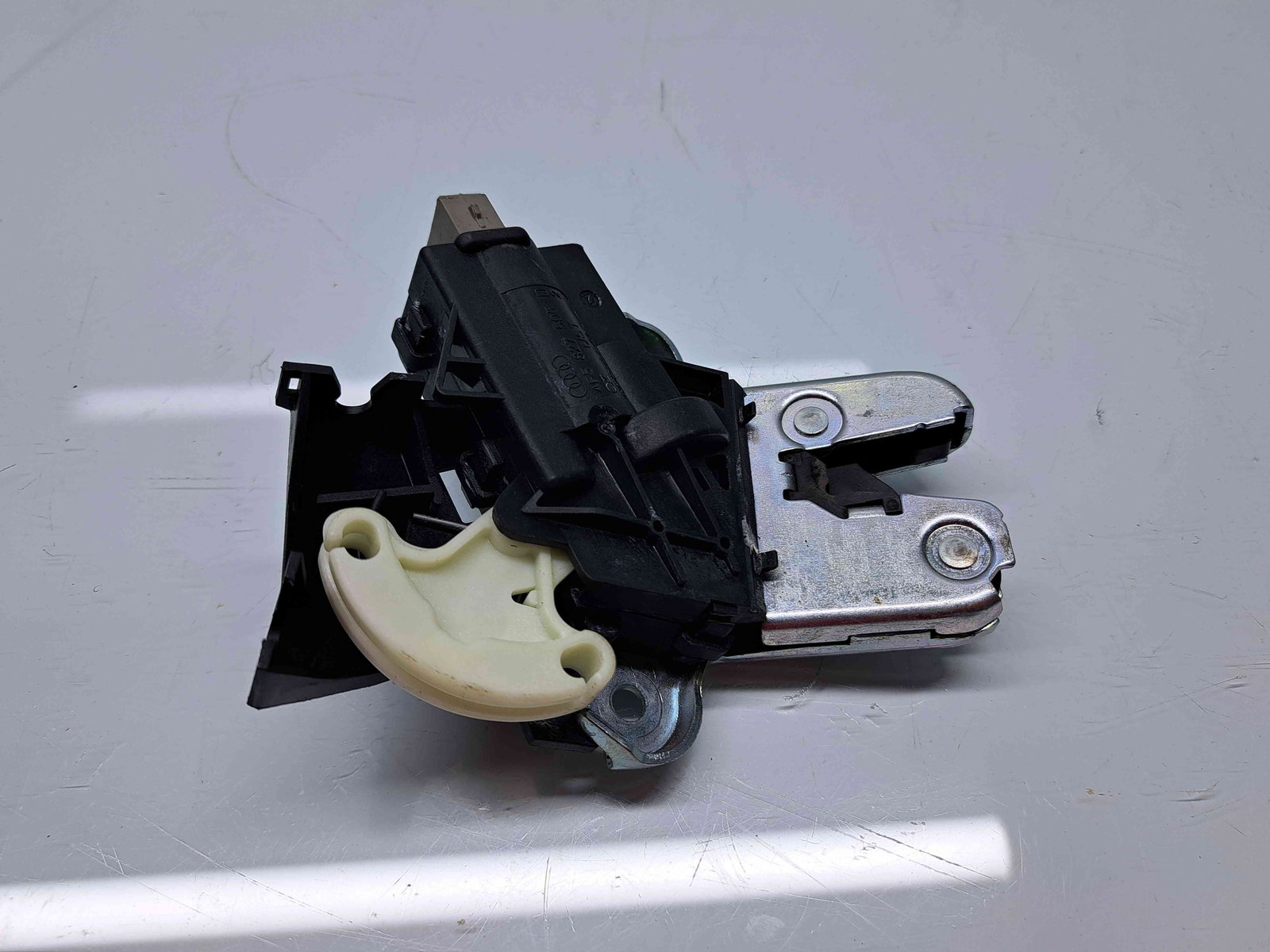 Broasca haion Volkswagen Passat B7 (362) [Fabr 2010-2014] 4F5827505D - imagine 3