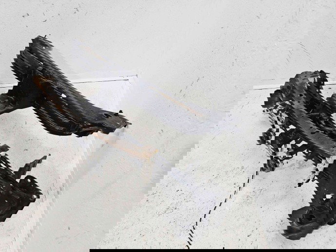 Armatura bara fata MITSUBISHI Outlander II [Fabr 2006-2015] OEM