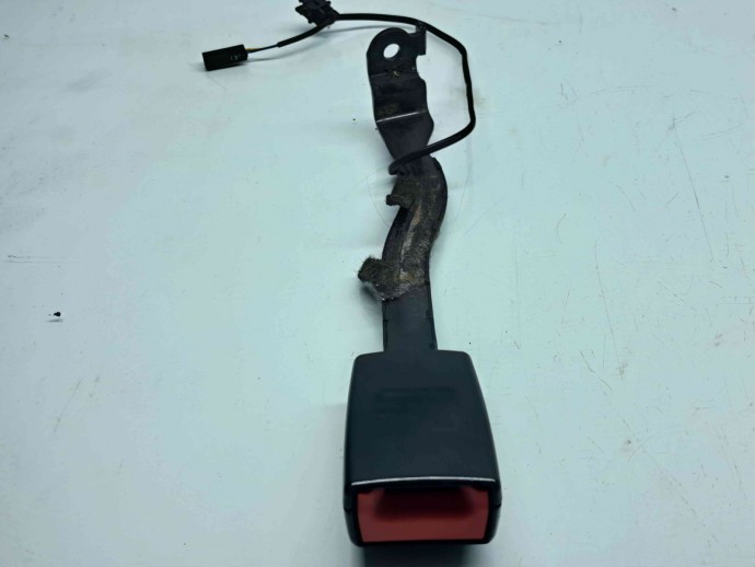  Capsa centura dreapta fata Volkswagen Golf 6 (5K1) [Fabr 2009-2013] 1K4857756T