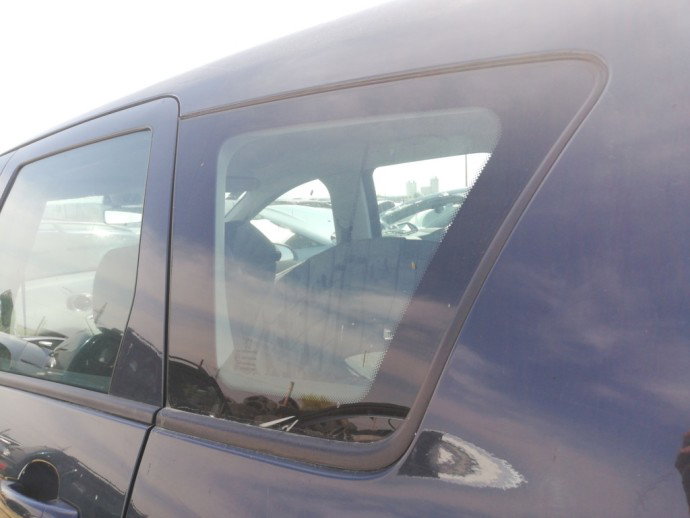 Geam fix stanga spate Peugeot 308 1.6HDI OEM 2007-2013