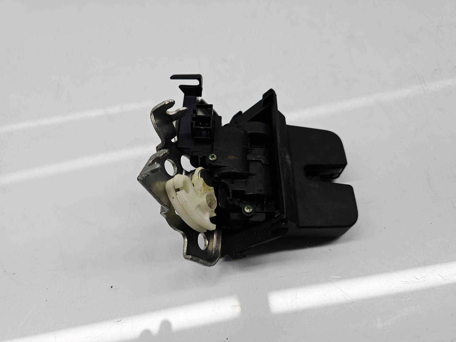 Broasca haion Skoda Superb II Combi (3T5) [Fabr 2009-2015] 3T9827520 - imagine 2