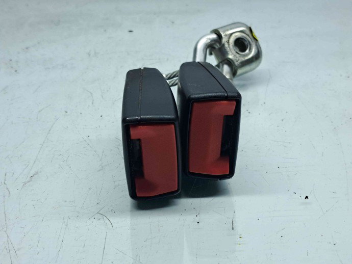 Capsa centura spate mijloc Volkswagen Golf 6 (5K1) [Fabr 2009-2013] 1K0857739M