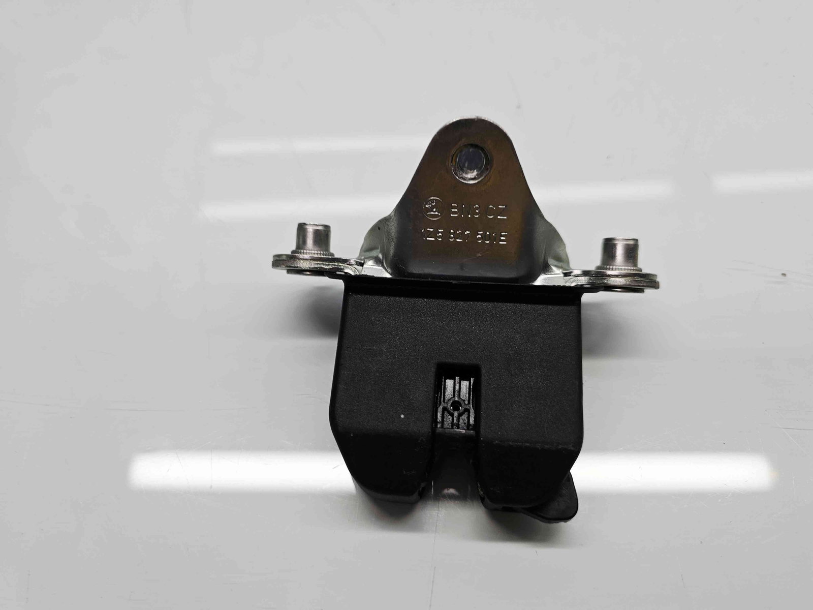 Broasca haion Skoda Octavia 2 Combi (1Z5) [Fabr 2004-2013] Facelift 1Z5827501E - imagine 1