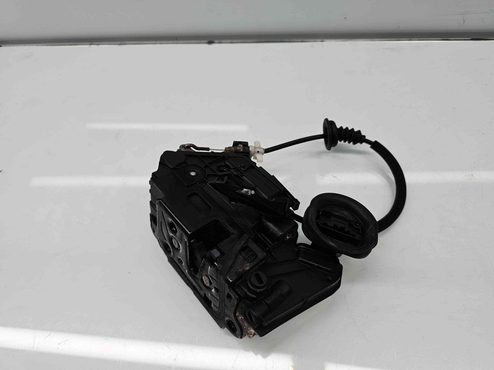 Broasca usa dreapta spate Volkswagen Golf 6 (5K1) GTD [Fabr 2009-2013] 5K4839016B - imagine 7