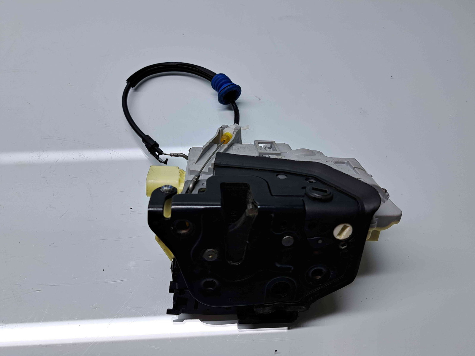 Broasca usa dreapta spate Volkswagen Tiguan (5N) [Fabr 2007-2016] 3C4839016A - imagine 3