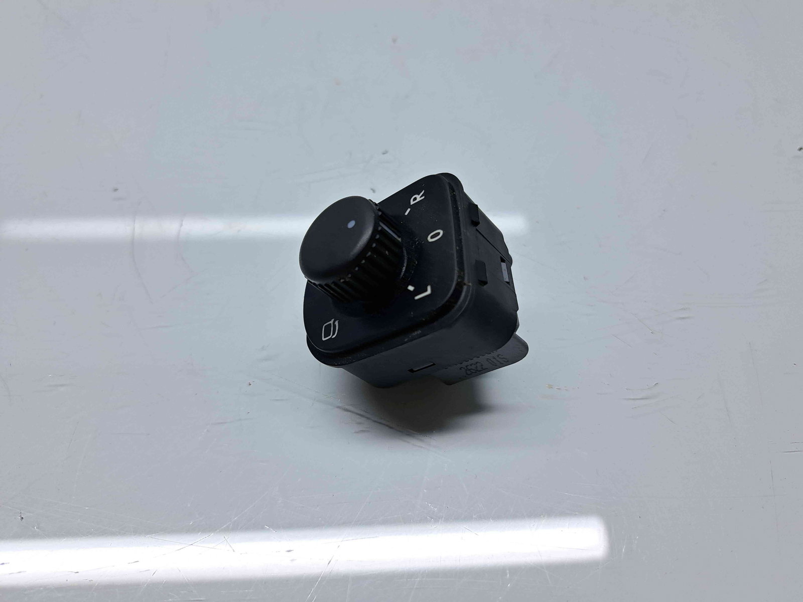 Buton reglaj oglinzi Skoda Superb II Combi (3T5) [Fabr 2009-2015] 3T0959565A - imagine 1