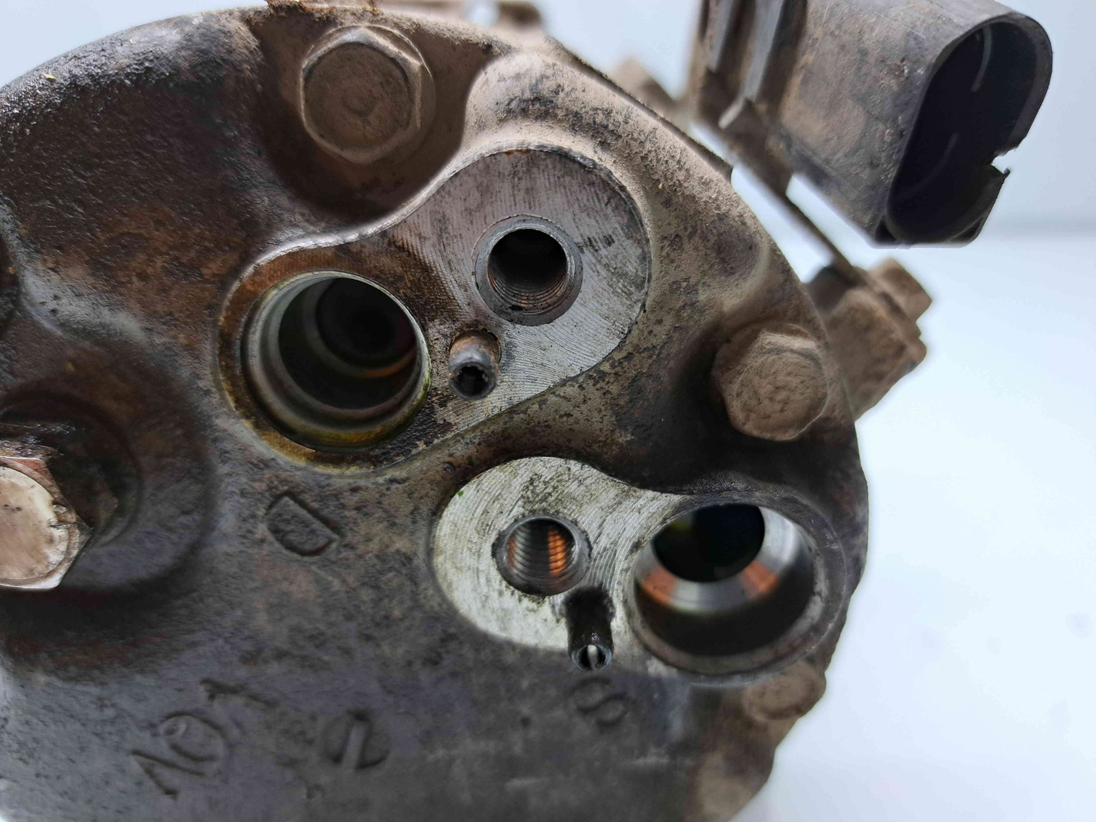 Compresor clima Volkswagen Transporter 5 (7HB, 7HJ) [Fabr 2004-2013] OEM 1.9 TDI BRS 75KW / 102CP - imagine 4