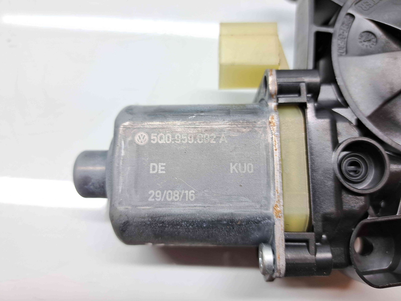 Motoras geam dreapta spate Skoda Superb III Combi (3V5) [Fabr 2015-2024] 5Q0959802A - imagine 4