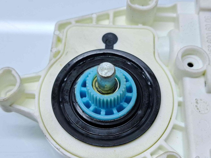 Motoras geam dreapta spate Volkswagen Tiguan (5N) [Fabr 2007-2016] 5N0959704 / 1K0959795E