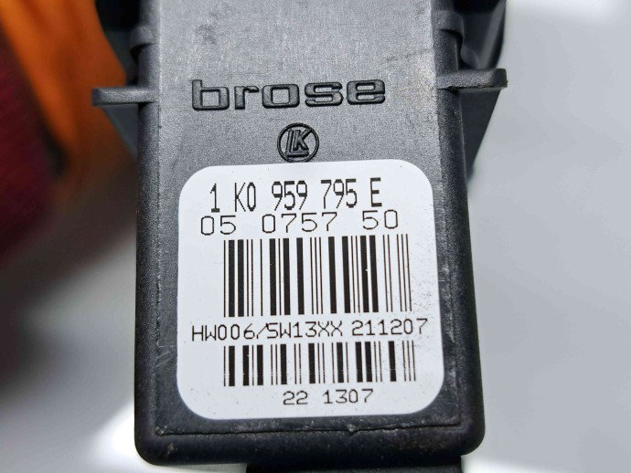 Motoras geam dreapta spate Volkswagen Tiguan (5N) [Fabr 2007-2016] 5N0959704 / 1K0959795E