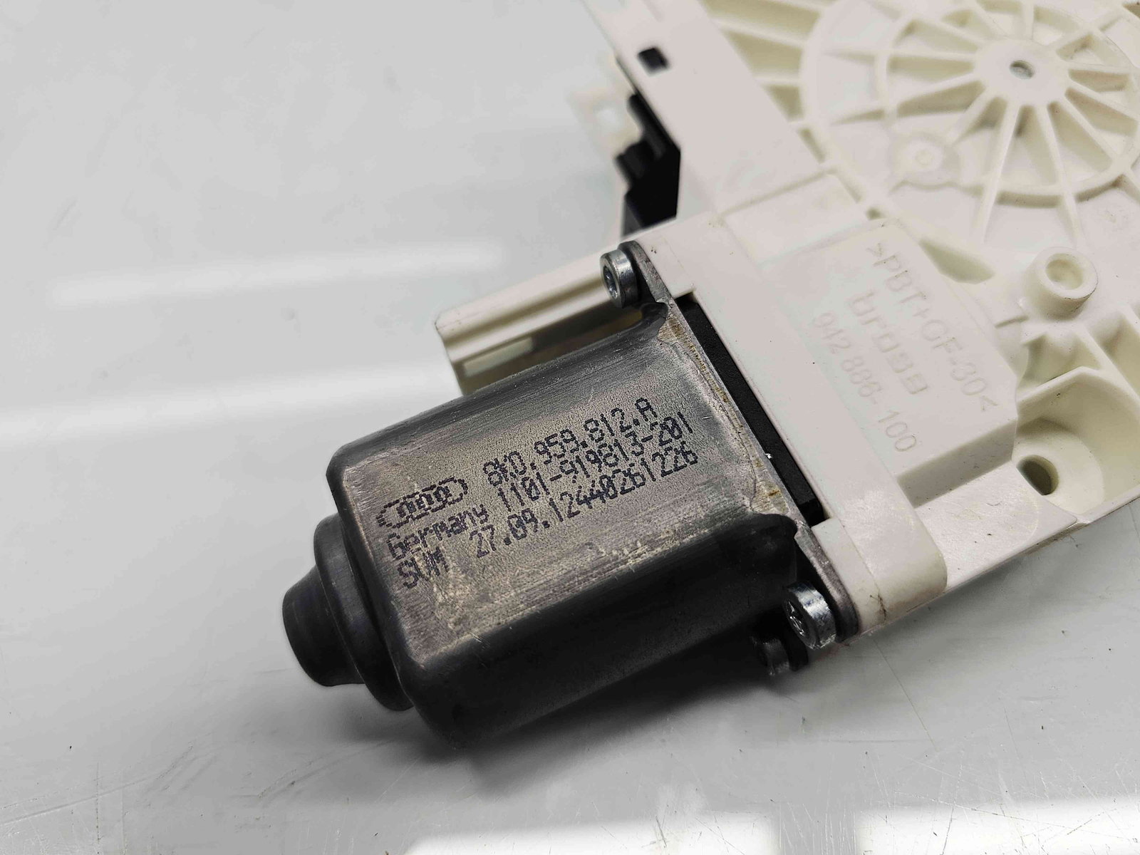 Motoras geam dreapta spate Skoda Superb II Combi (3T5) [Fabr 2009-2015] 8K0959812A - imagine 6