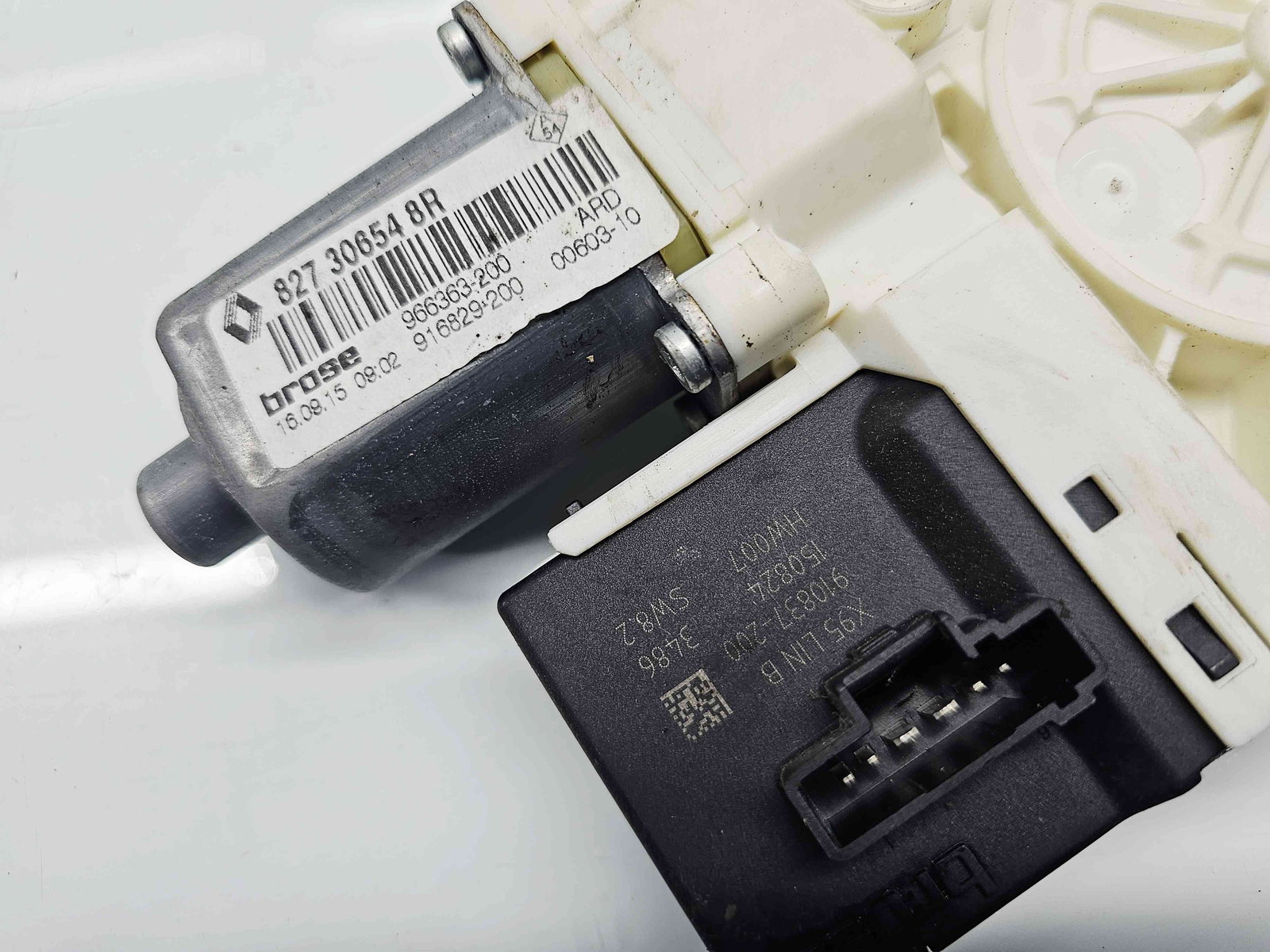 Motoras geam dreapta spate Renault Megane 3 [Fabr 2008-2015] Facelift 827306548R - imagine 5