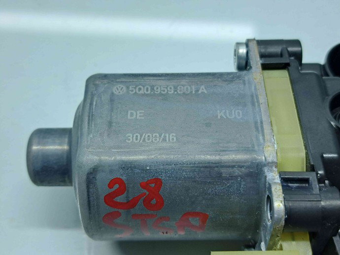 Motoras geam stanga spate Skoda Superb III Combi (3V5) [Fabr 2015-2024] 5Q0959801A