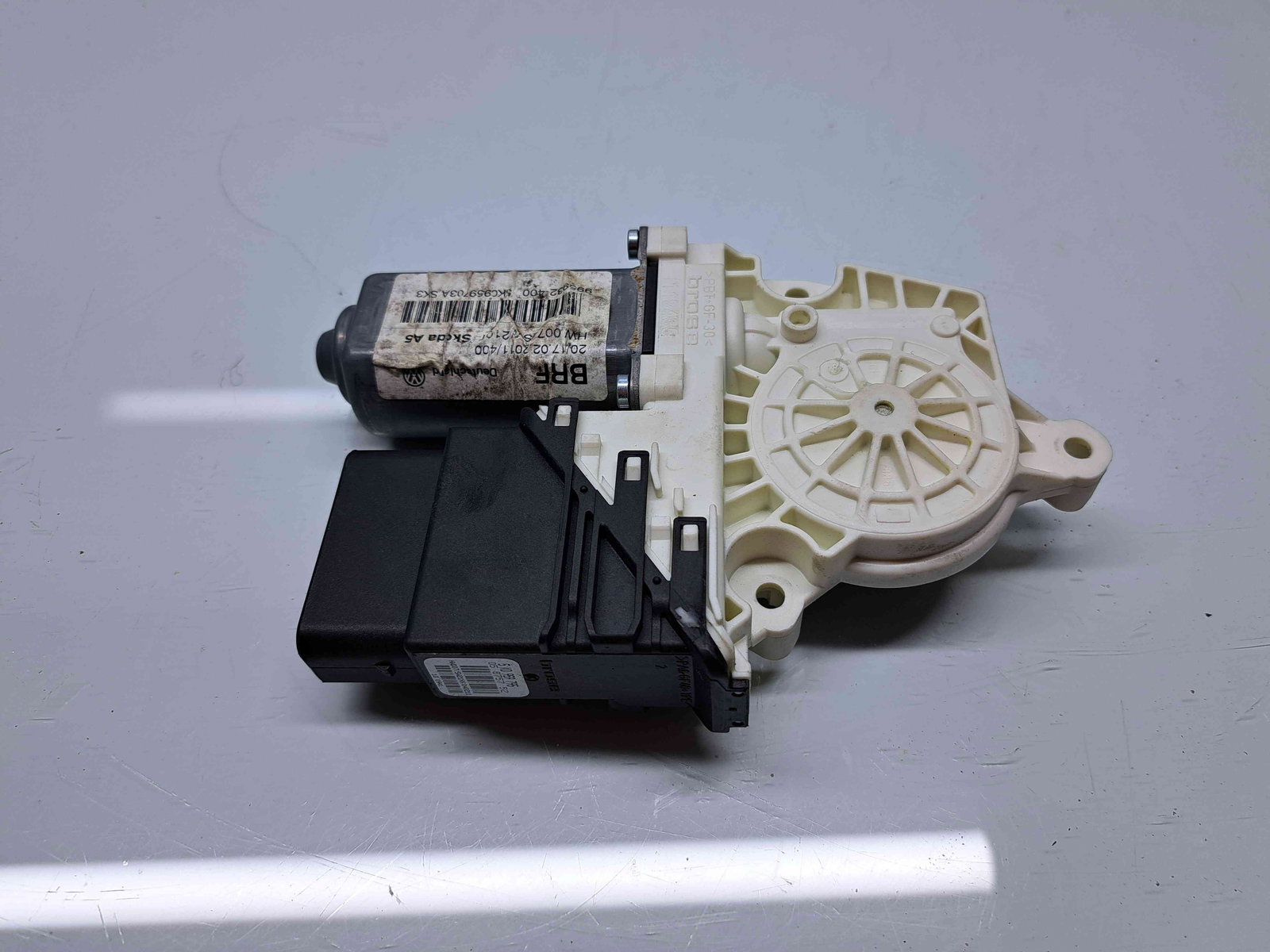 Motoras geam stanga spate Skoda Octavia 2 Combi (1Z5) [Fabr 2004-2013] Facelift 5K0959795 - imagine 1