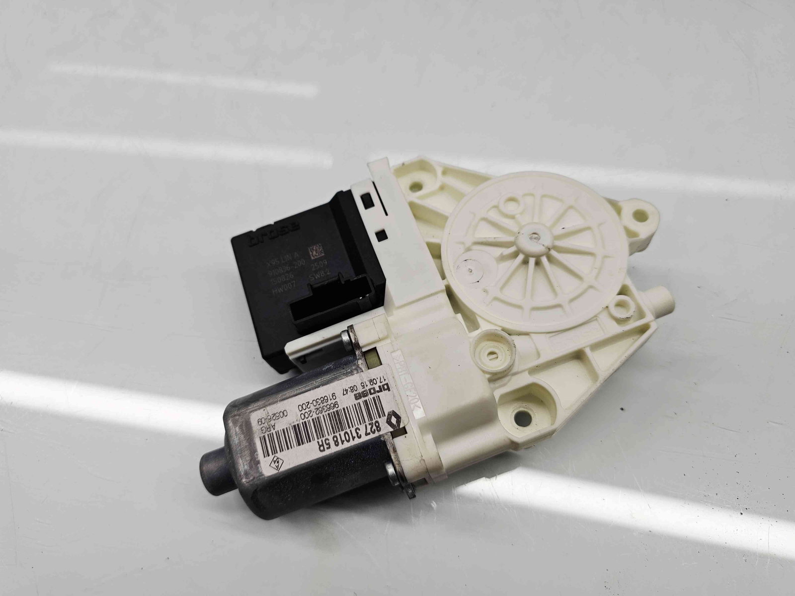 Motoras geam stanga spate Renault Megane 3 [Fabr 2008-2015] Facelift 827310185R - imagine 3