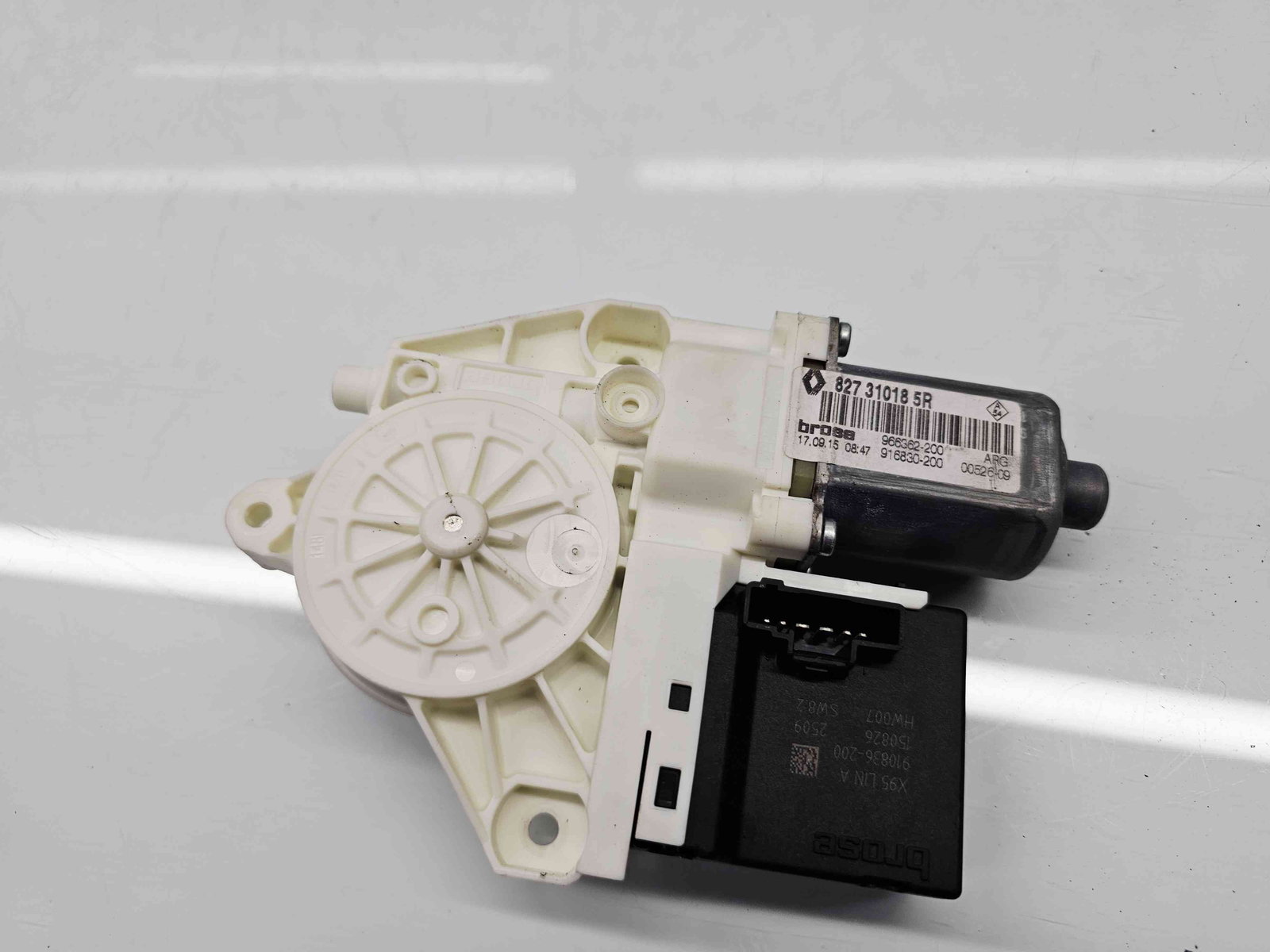 Motoras geam stanga spate Renault Megane 3 [Fabr 2008-2015] Facelift 827310185R - imagine 4